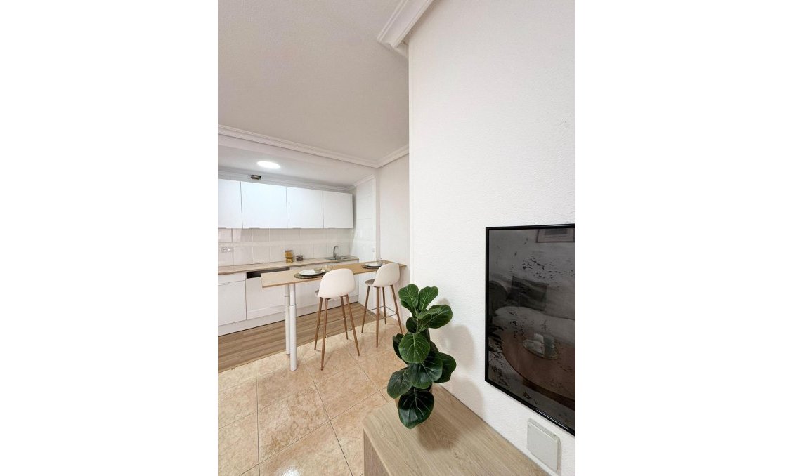 Wiederverkauf - Wohnung -
Torrevieja