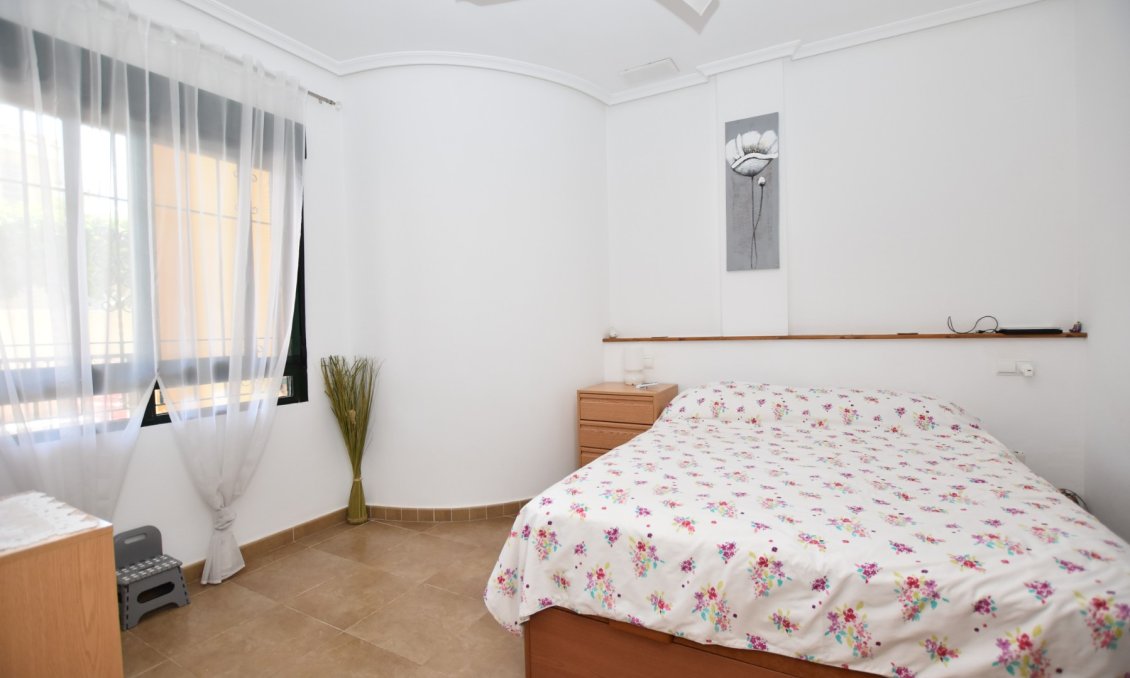 Resale - Apartment -
Daya Vieja - Costa Blanca