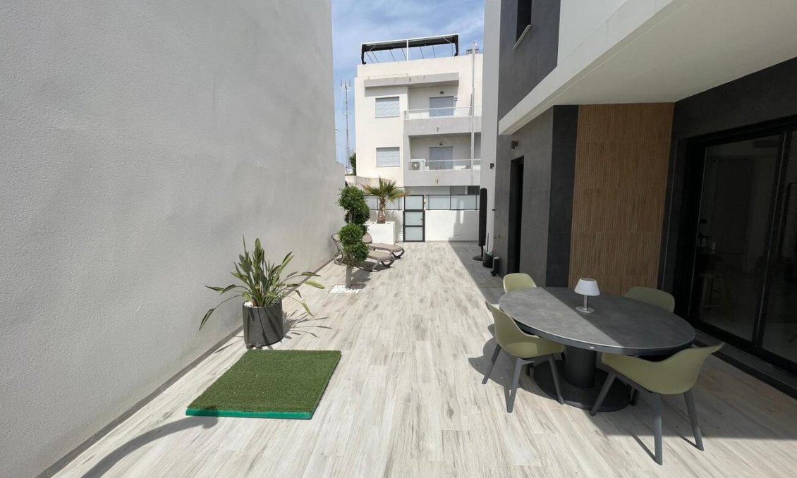 Segunda mano - Villa -
Benijofar