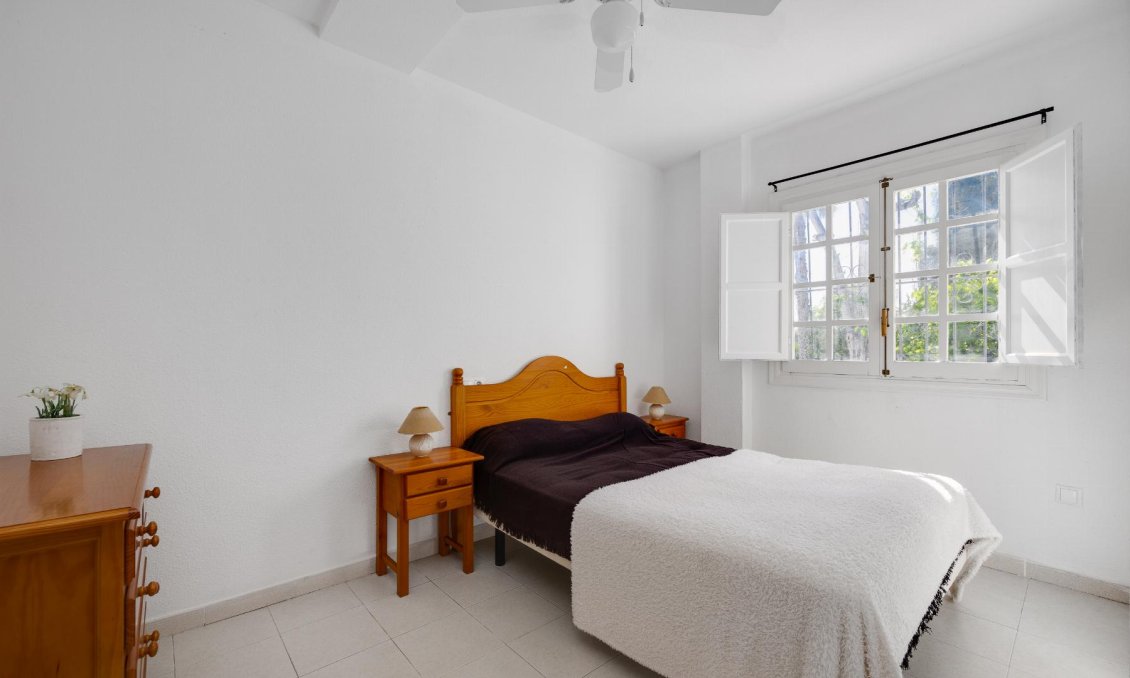 Segunda mano - Bungalow -
Torrevieja - Costa Blanca