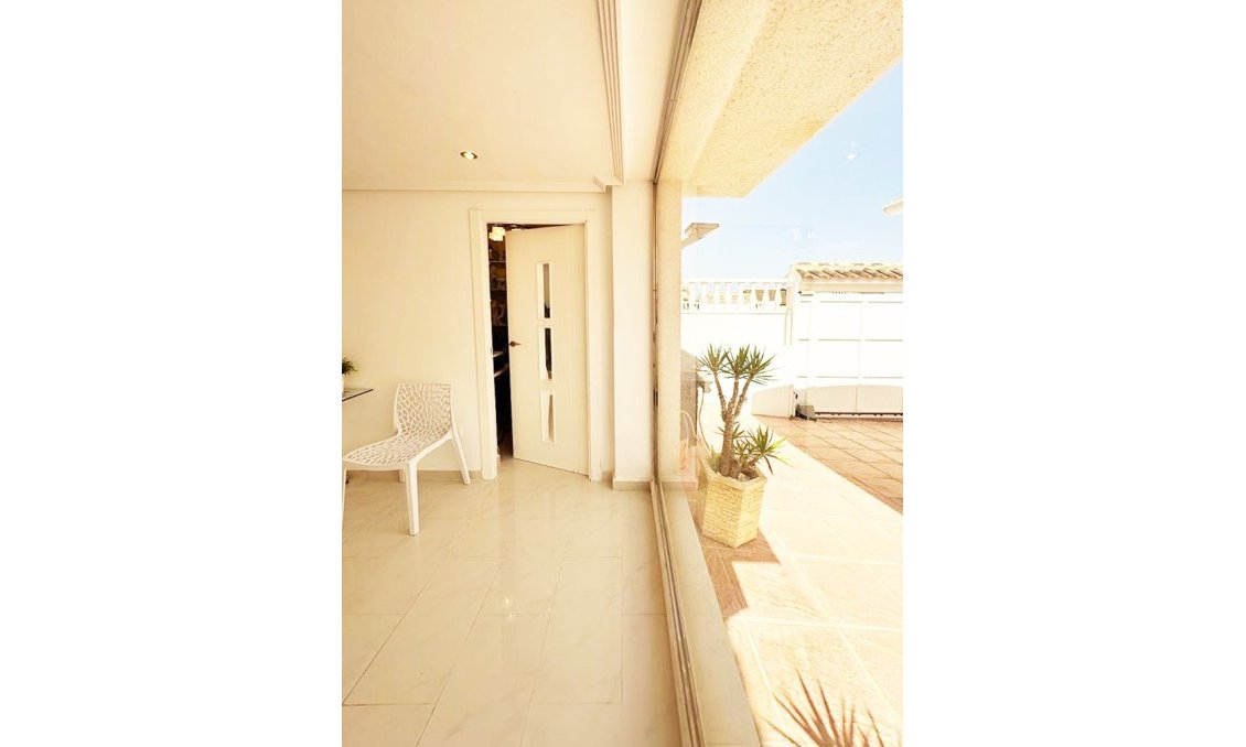Segunda mano - Villa -
San Miguel de Salinas - Inland