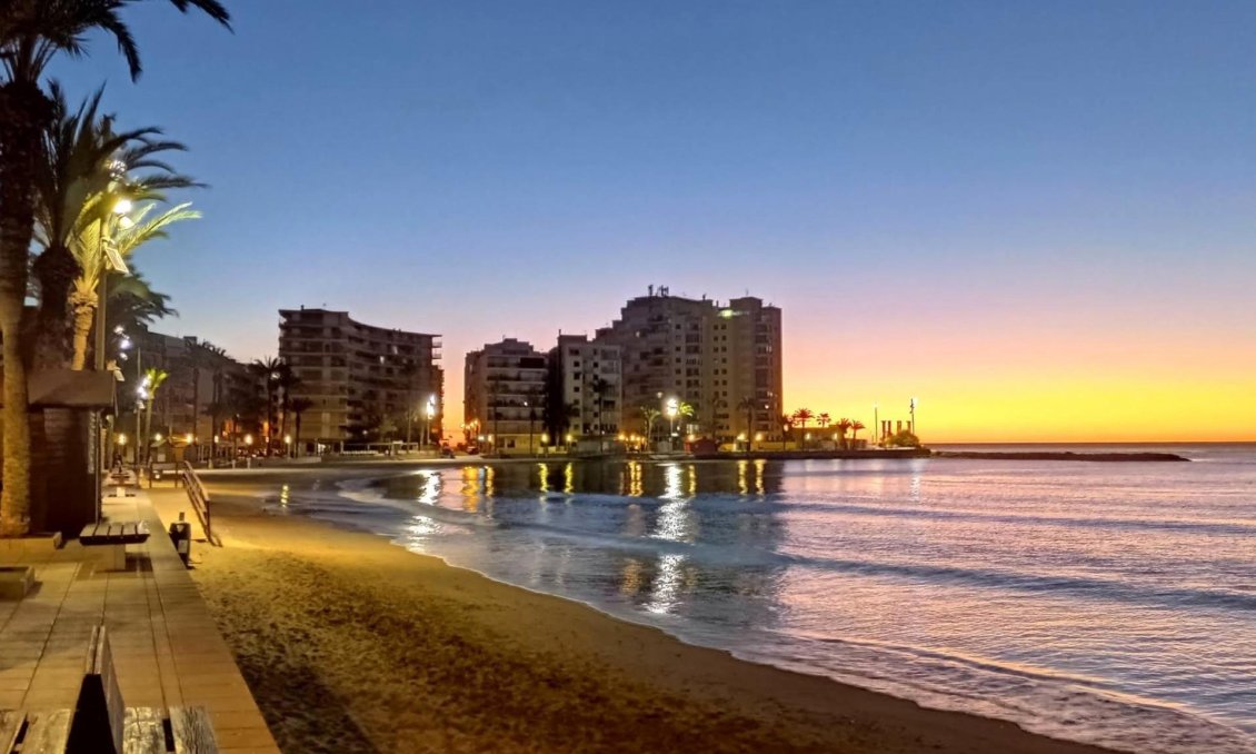 Segunda mano - Apartamento -
Torrevieja - Playa del Cura