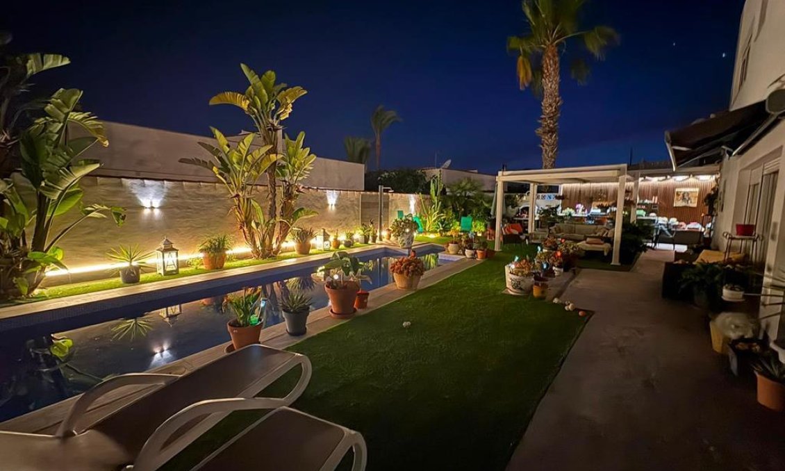 Revente - Villa -
Torrevieja - Torreta Florida