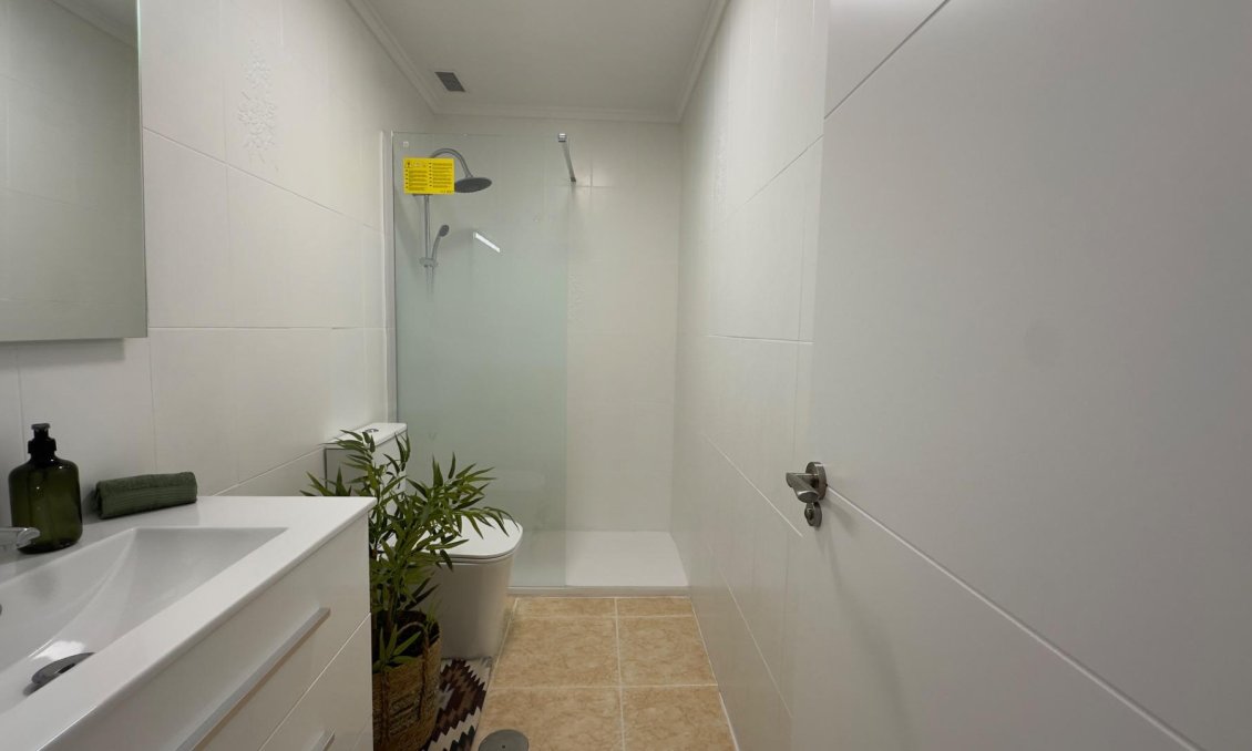 Segunda mano - Apartamento -
Torrevieja - Centro