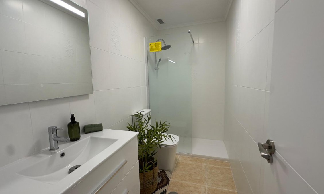 Segunda mano - Apartamento -
Torrevieja - Centro