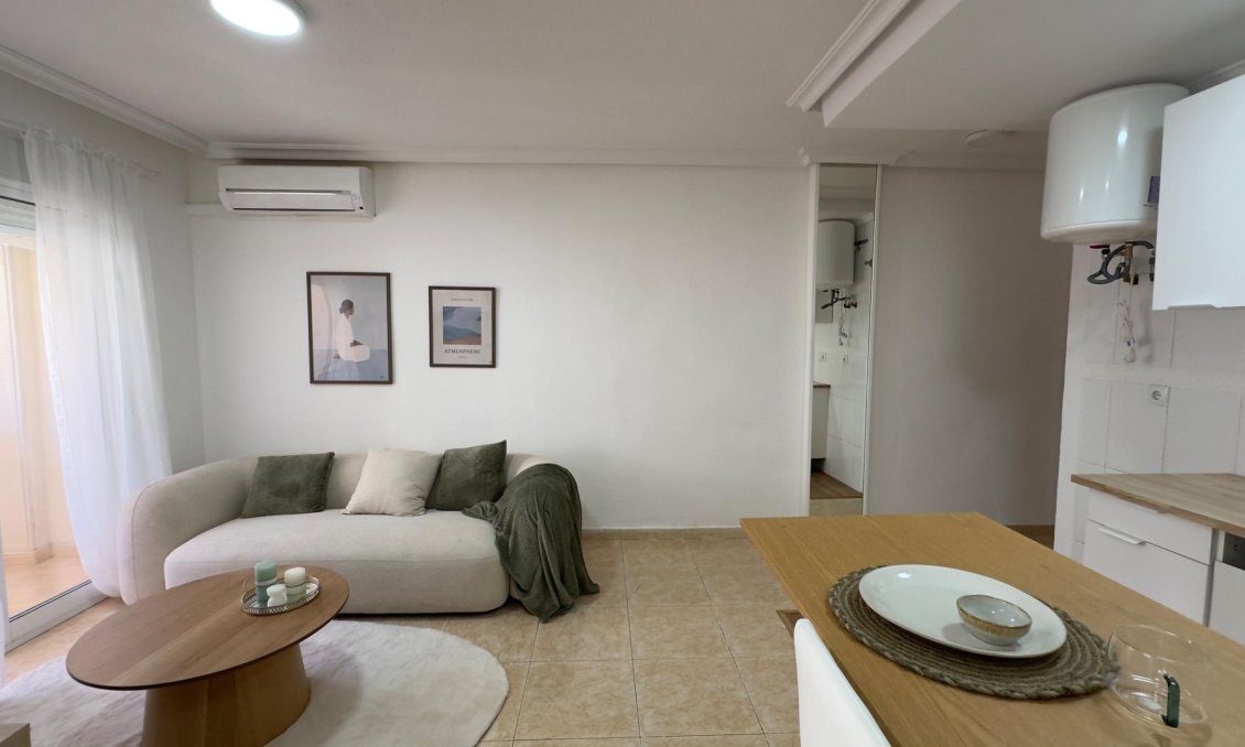 Segunda mano - Apartamento -
Torrevieja - Centro