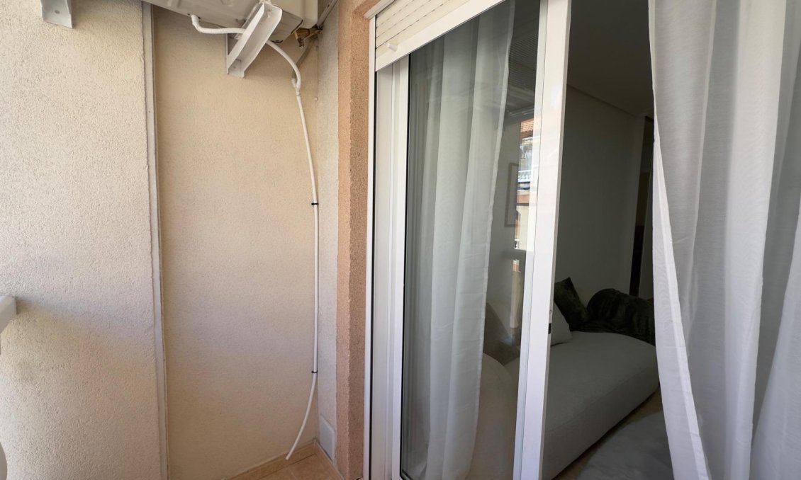 Segunda mano - Apartamento -
Torrevieja - Centro