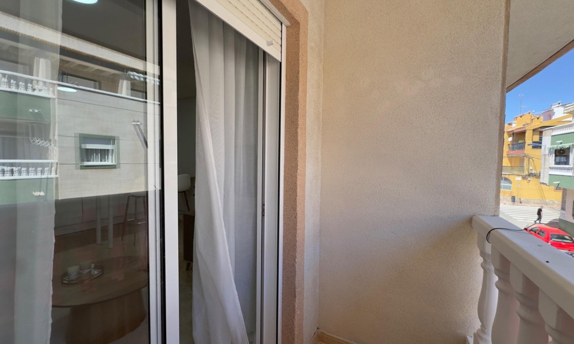 Segunda mano - Apartamento -
Torrevieja - Centro
