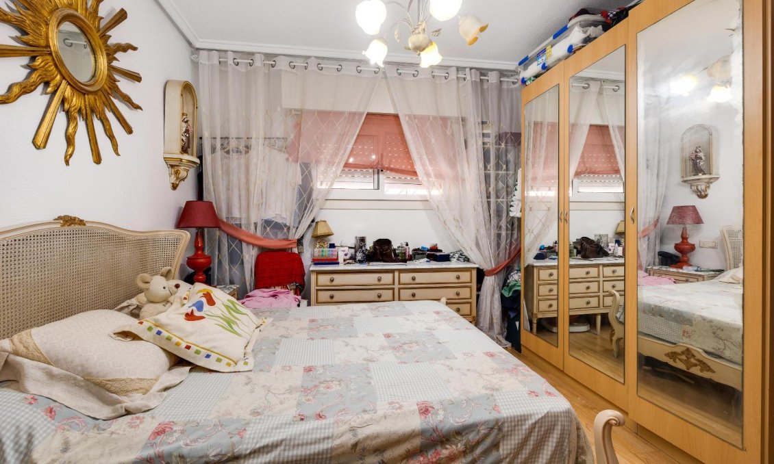 Revânzare - Apartament -
Torrevieja - Centro