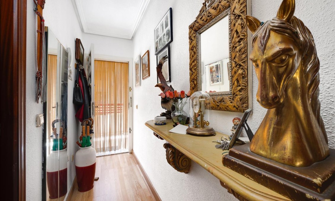 Revânzare - Apartament -
Torrevieja - Centro