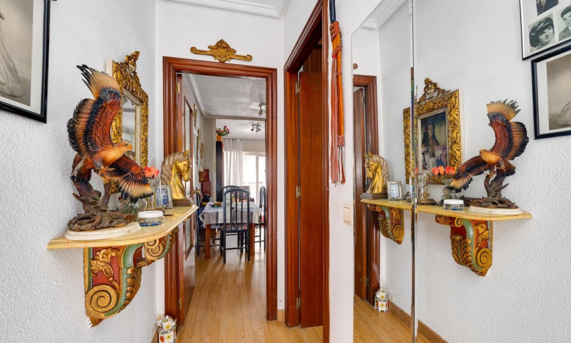 Revânzare - Apartament -
Torrevieja - Centro