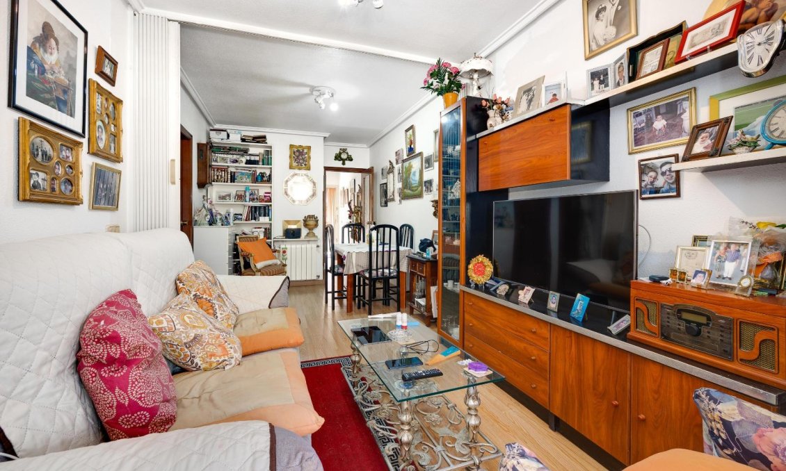 Revânzare - Apartament -
Torrevieja - Centro