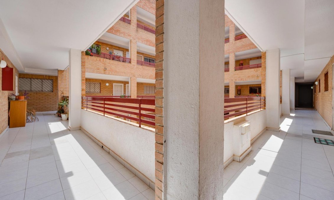 Revânzare - Apartament -
Torrevieja - Centro