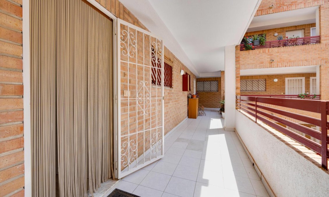 Revânzare - Apartament -
Torrevieja - Centro