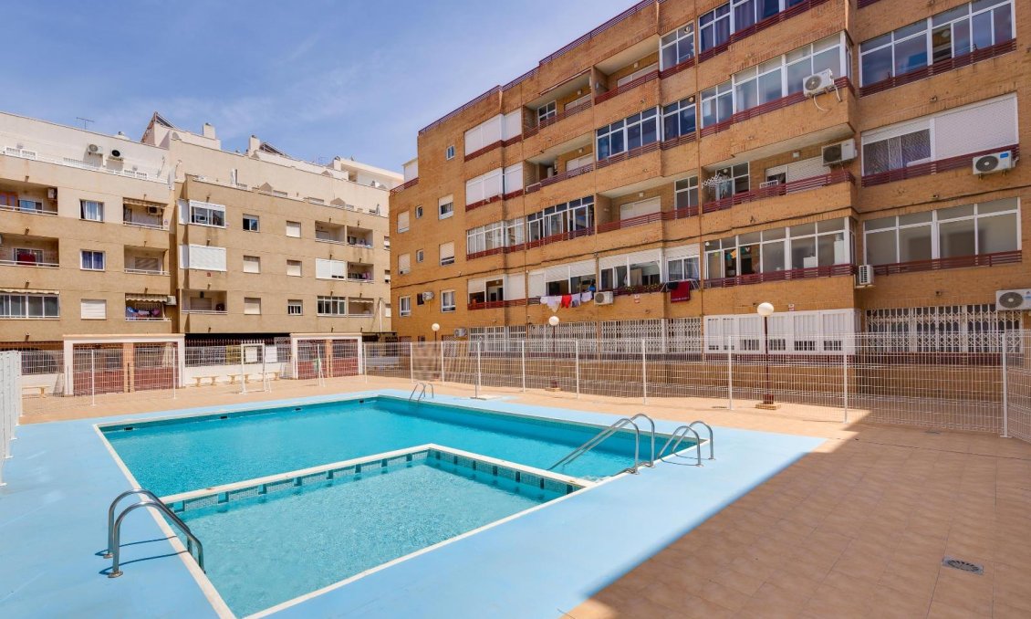 Revânzare - Apartament -
Torrevieja - Centro