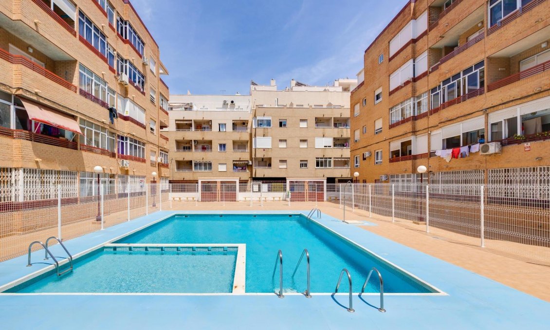 Revânzare - Apartament -
Torrevieja - Centro