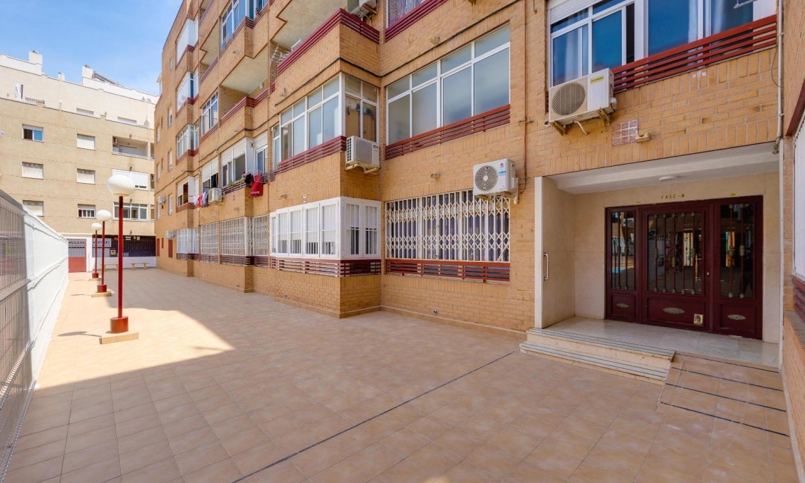 Revânzare - Apartament -
Torrevieja - Centro