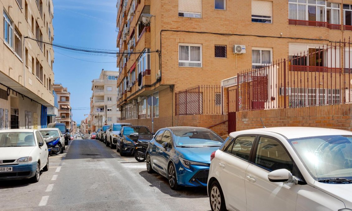Revânzare - Apartament -
Torrevieja - Centro