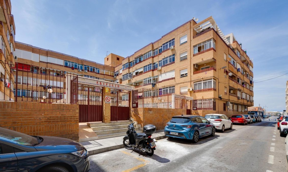 Revânzare - Apartament -
Torrevieja - Centro
