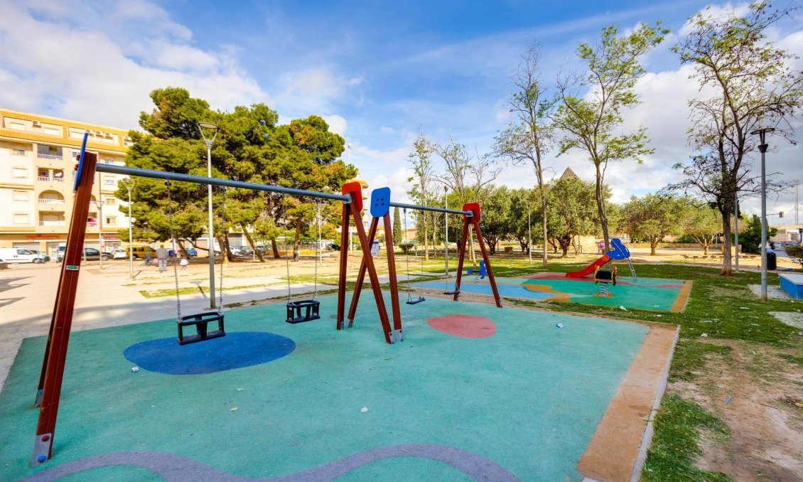 Revânzare - Apartament -
Torrevieja - Centro
