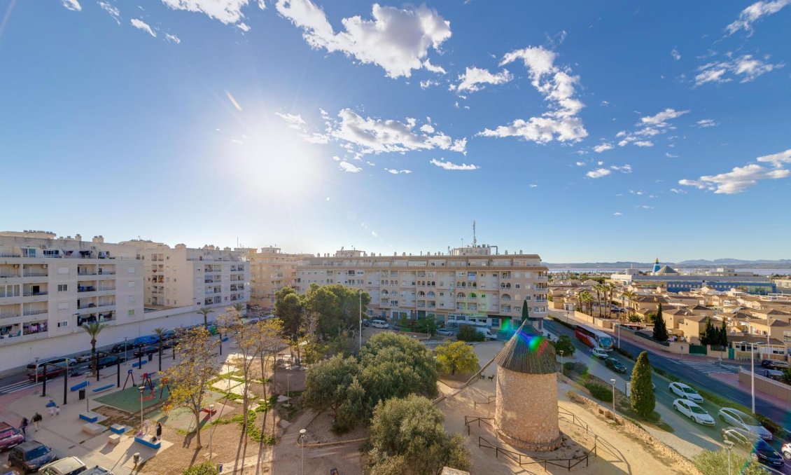 Revânzare - Apartament -
Torrevieja - Centro