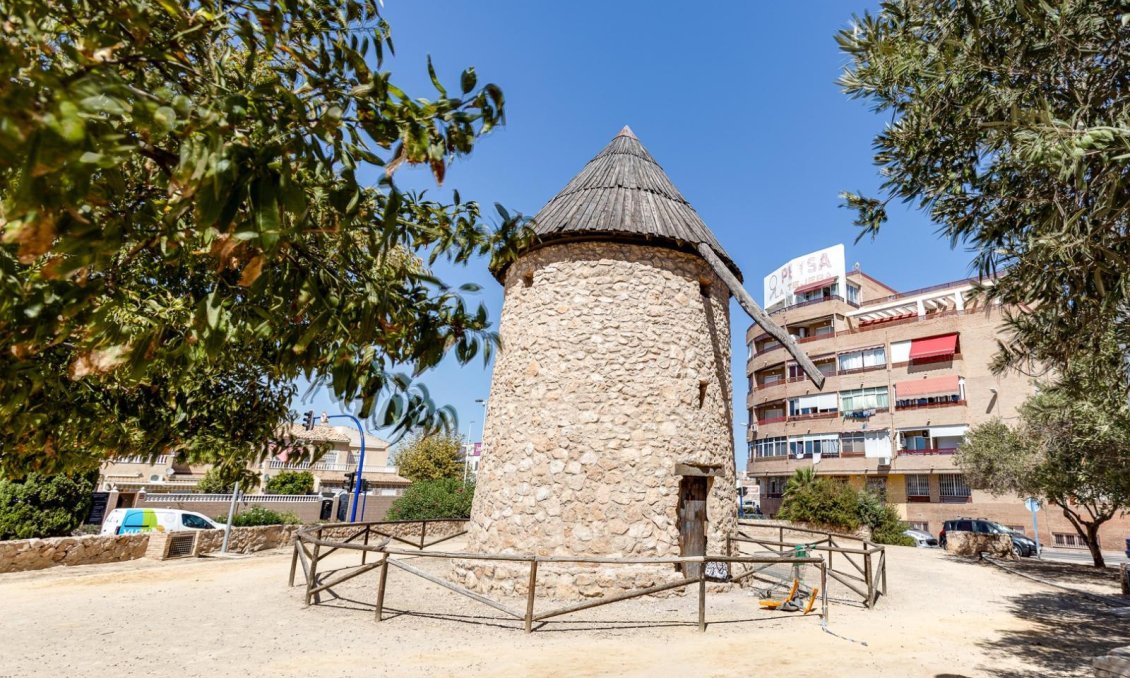 Revânzare - Apartament -
Torrevieja - Centro