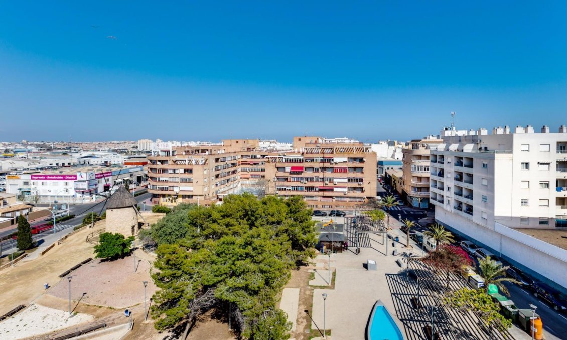 Revânzare - Apartament -
Torrevieja - Centro