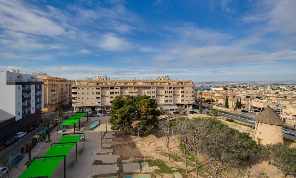 Revânzare - Apartament -
Torrevieja - Centro