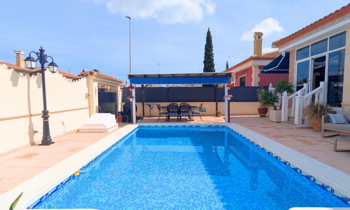 Revente - Villa -
Bigastro - Inland
