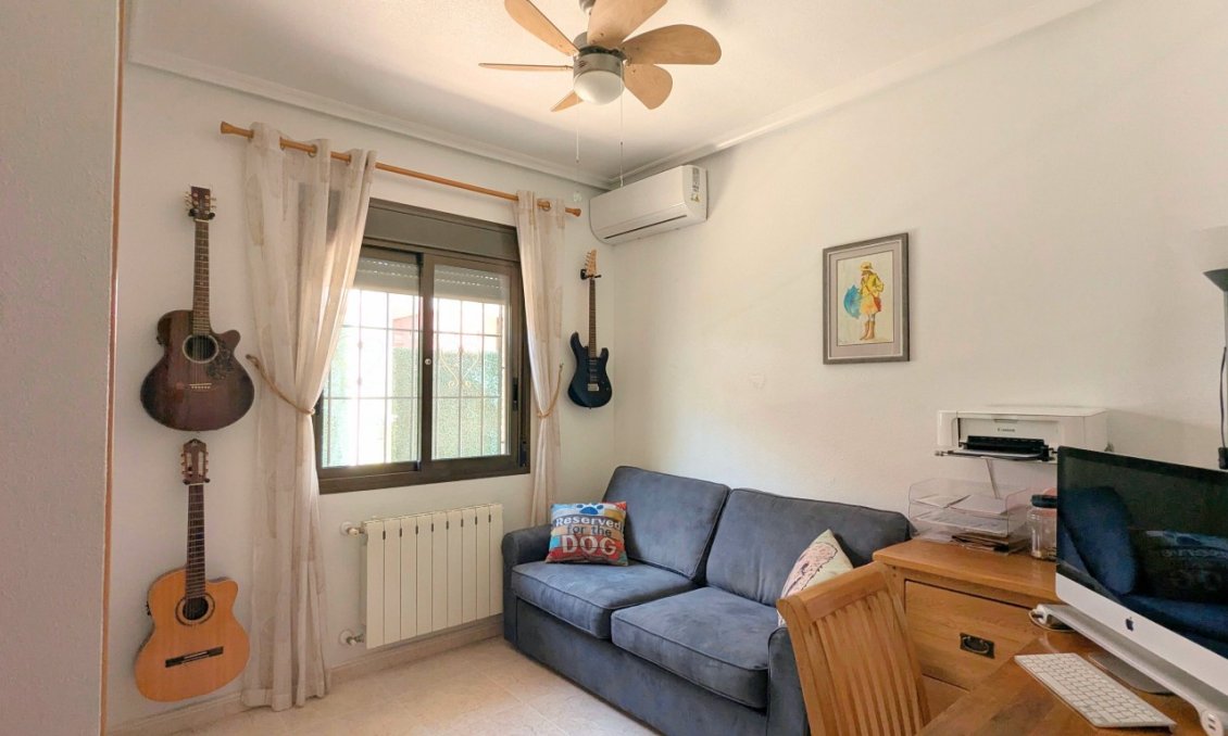Revente - Villa -
Bigastro - Inland