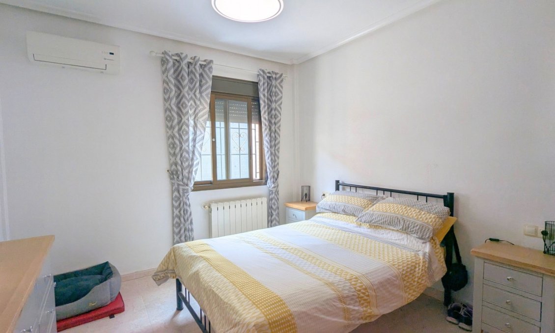 Revente - Villa -
Bigastro - Inland