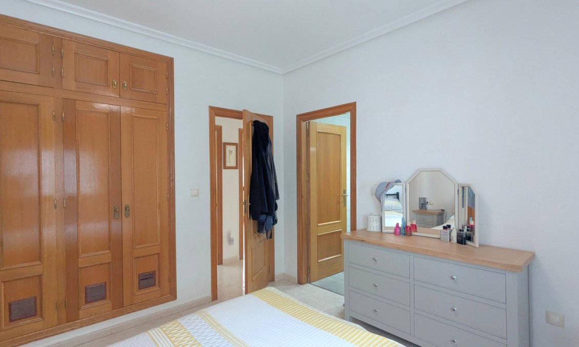 Revente - Villa -
Bigastro - Inland