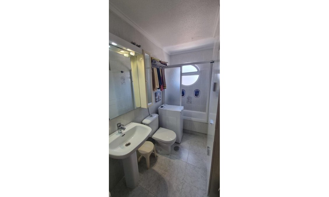 Revente - Appartement -
Torrevieja - Acequion
