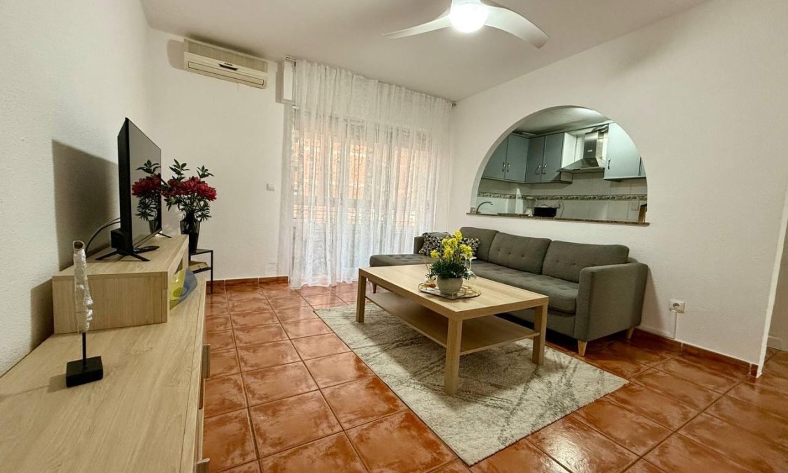 Segunda mano - Apartamento -
Torrevieja - Playa del Cura