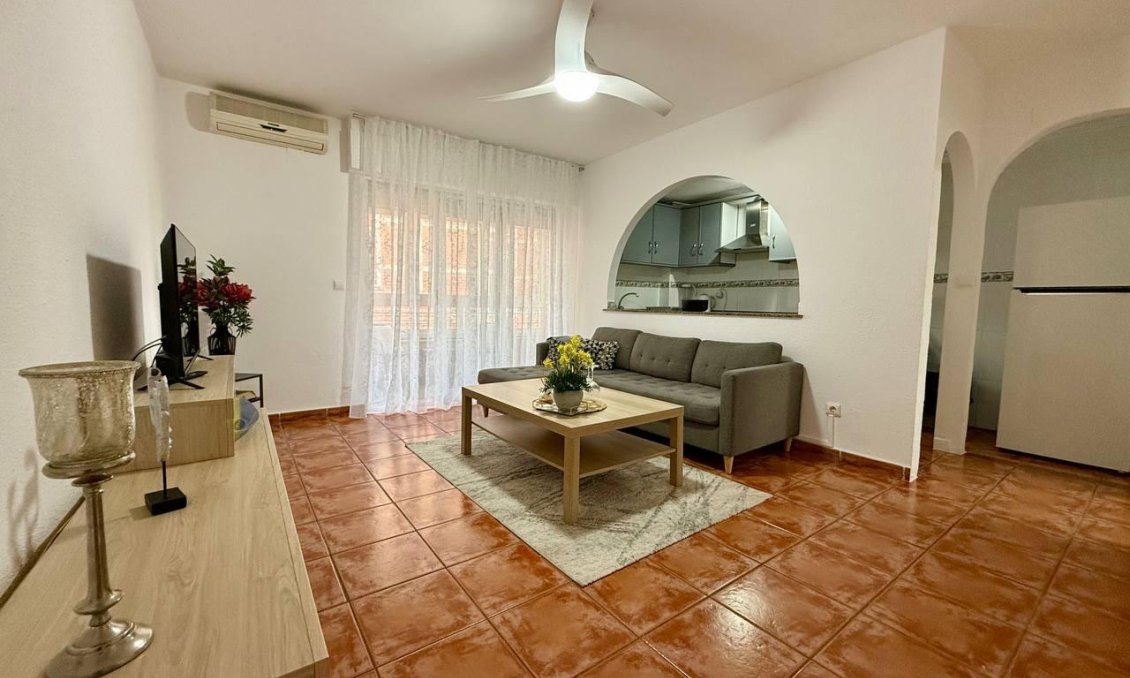 Segunda mano - Apartamento -
Torrevieja - Playa del Cura