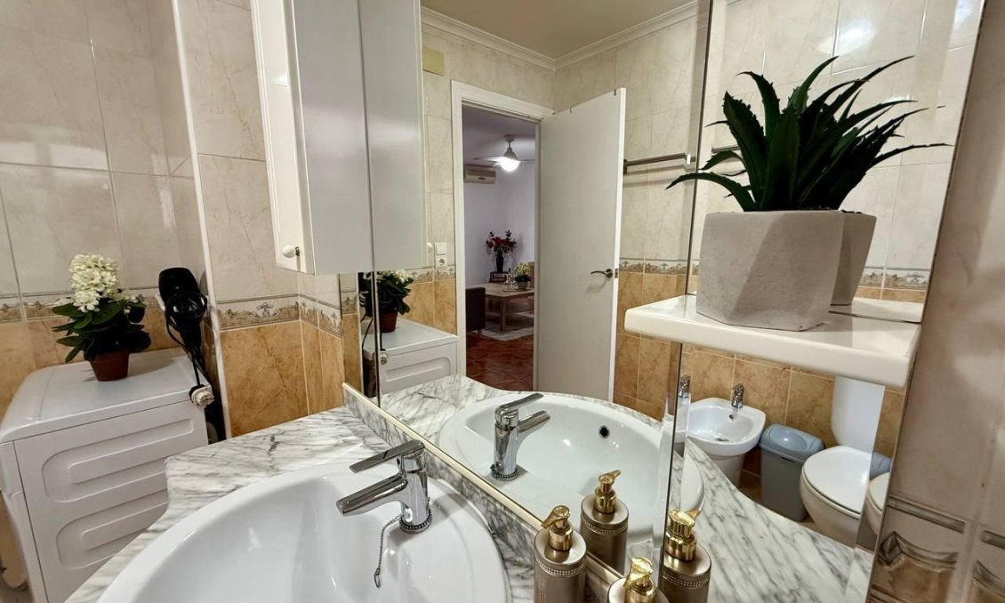 Segunda mano - Apartamento -
Torrevieja - Playa del Cura
