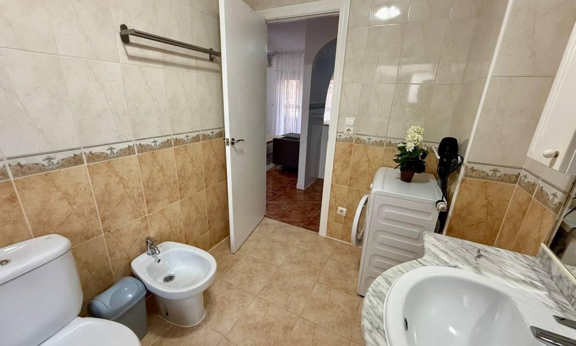 Segunda mano - Apartamento -
Torrevieja - Playa del Cura