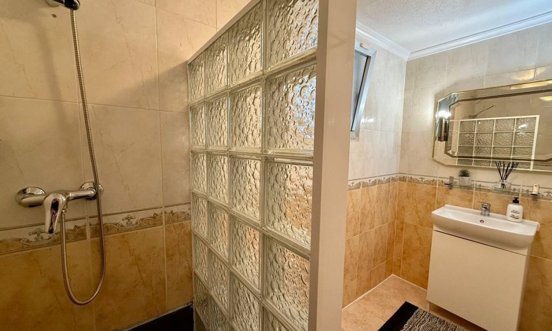 Segunda mano - Apartamento -
Torrevieja - Playa del Cura