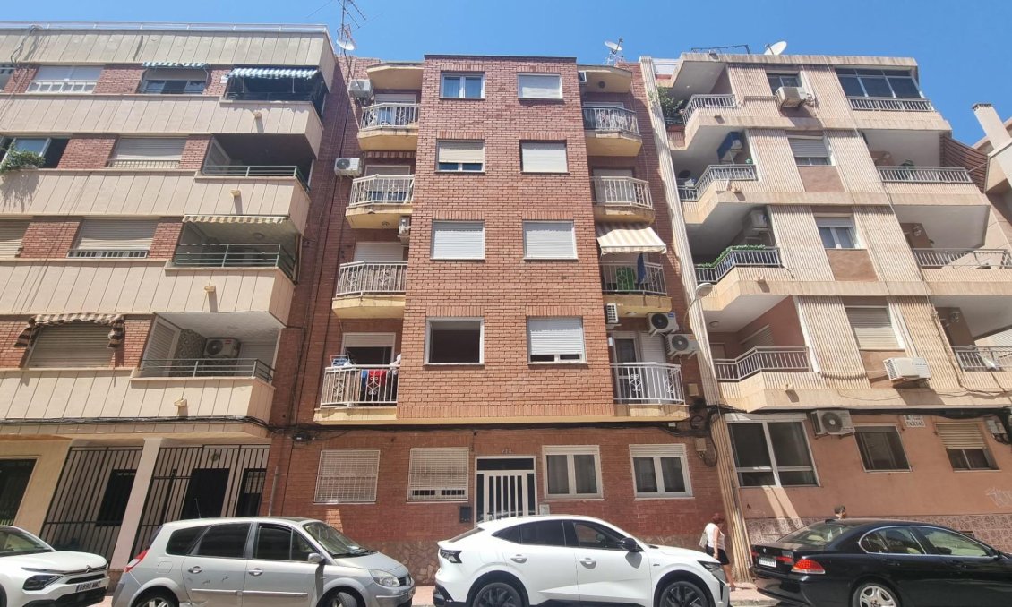 Resale - Apartment -
Torrevieja - Centro