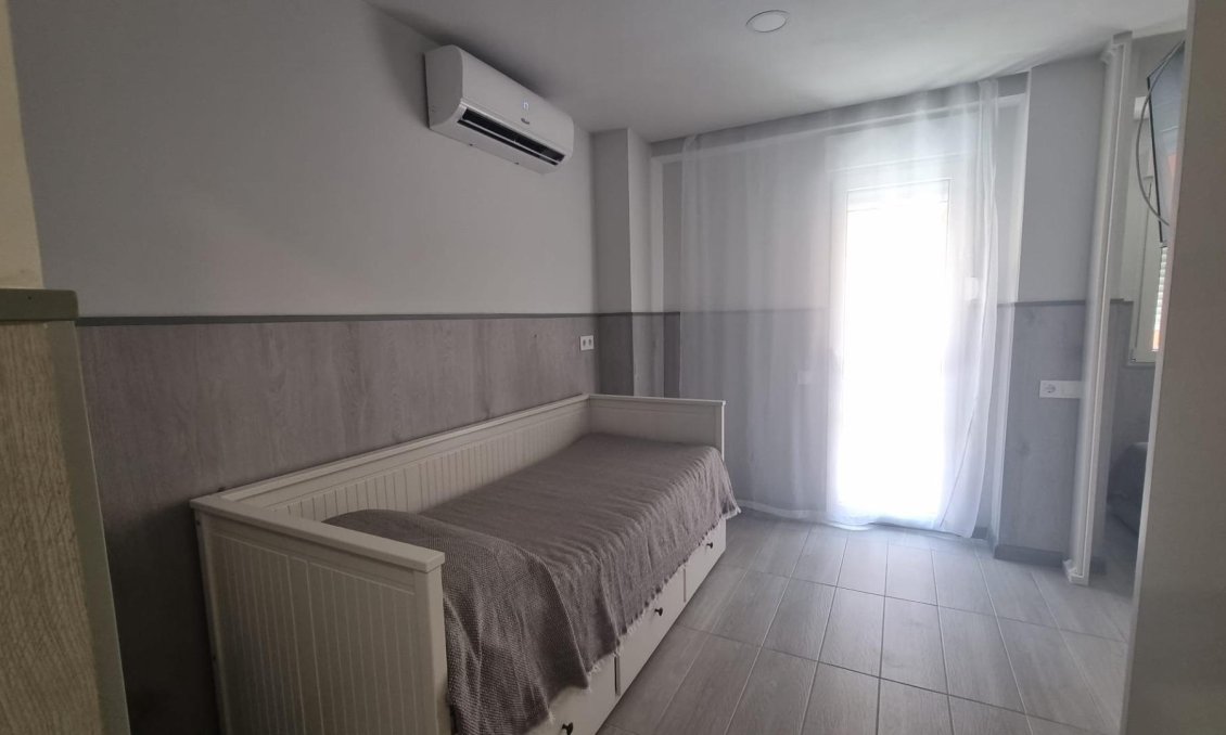 Resale - Apartment -
Torrevieja - Centro