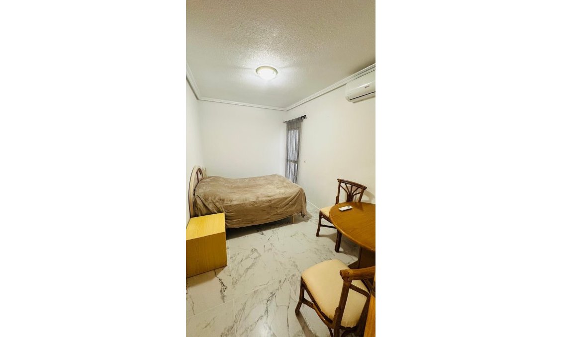 Revente - Appartement -
Torrevieja - Acequion