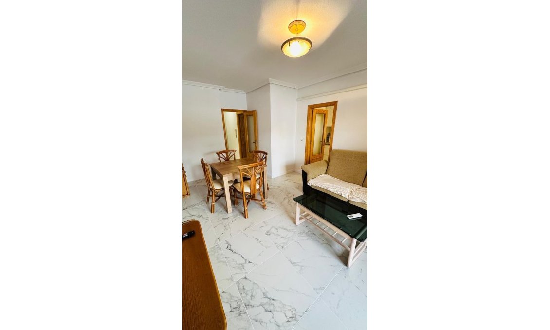 Revente - Appartement -
Torrevieja - Acequion