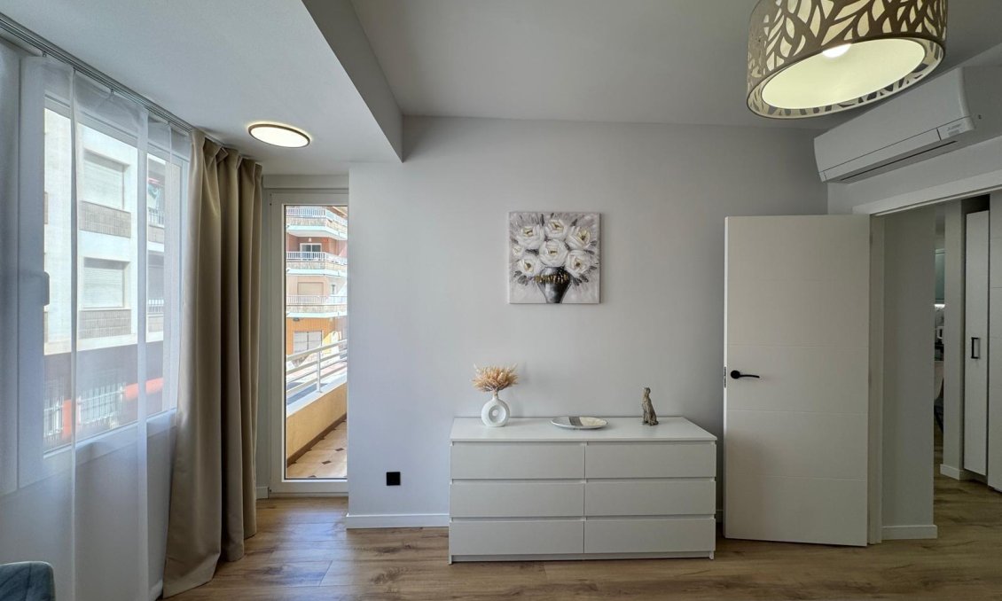 Segunda mano - Apartamento -
Torrevieja - Playa del Cura