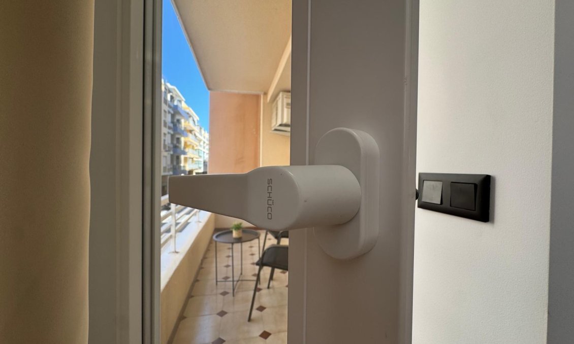 Segunda mano - Apartamento -
Torrevieja - Playa del Cura