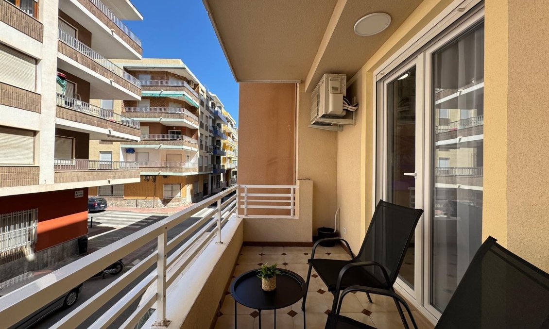 Segunda mano - Apartamento -
Torrevieja - Playa del Cura