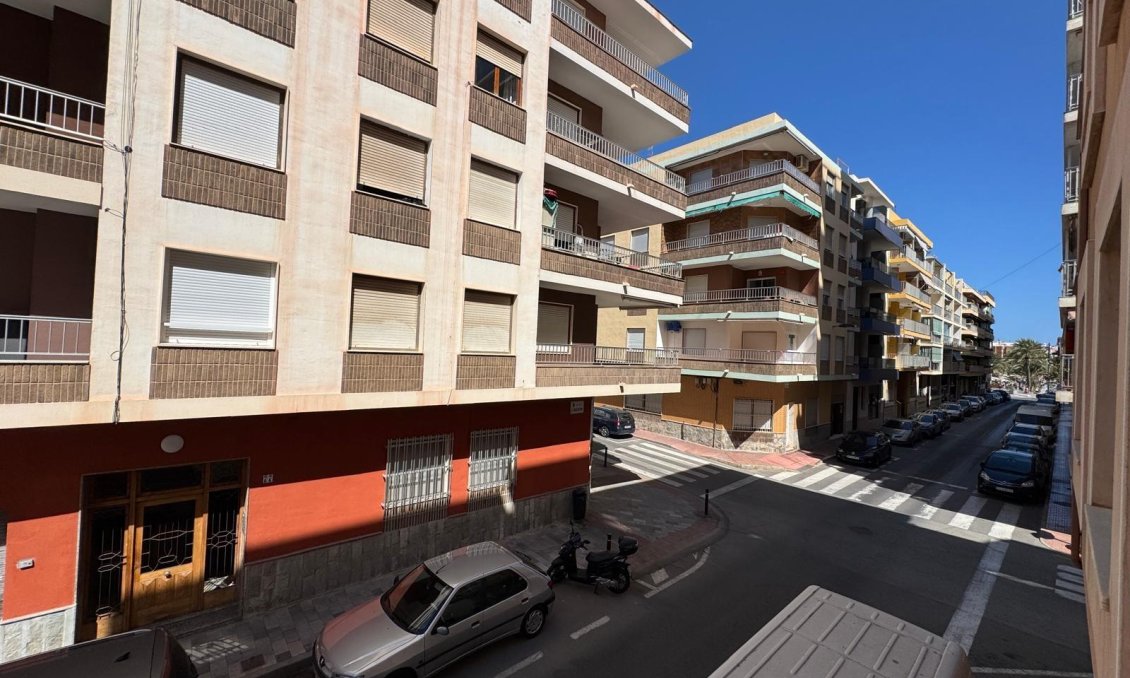 Segunda mano - Apartamento -
Torrevieja - Playa del Cura