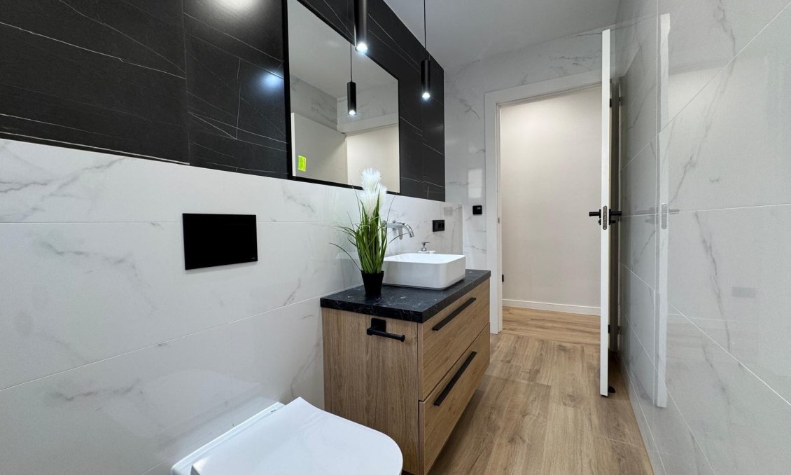 Segunda mano - Apartamento -
Torrevieja - Playa del Cura