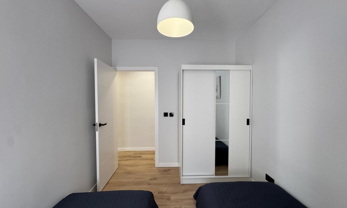 Segunda mano - Apartamento -
Torrevieja - Playa del Cura