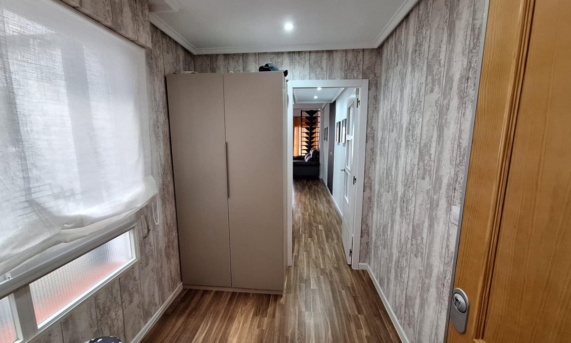 Revânzare - Apartament -
Torrevieja - Centro