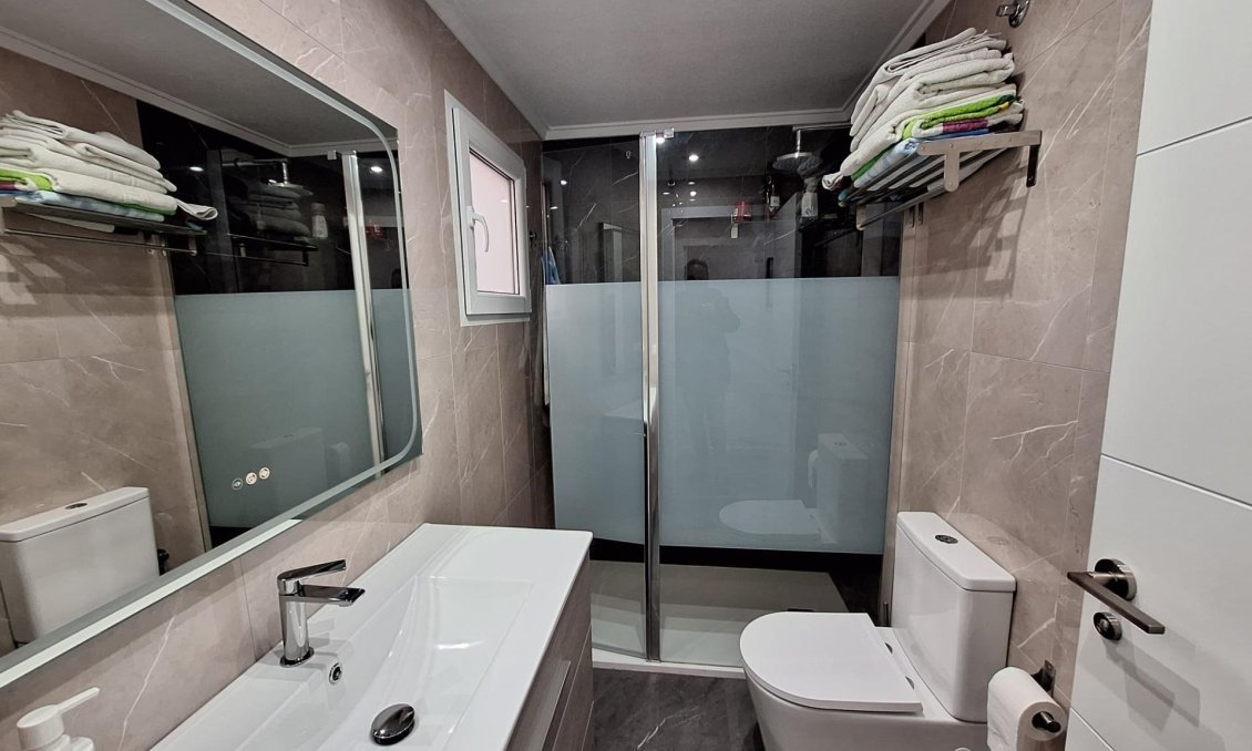 Revânzare - Apartament -
Torrevieja - Centro